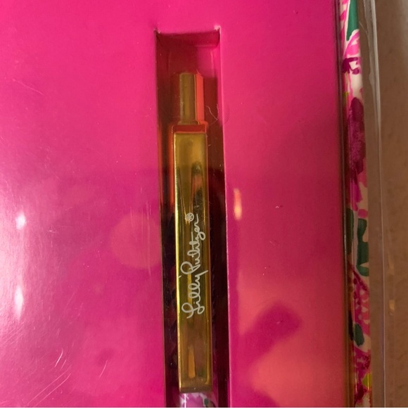 Lilly Pulitzer Bamboo Bash Boxed 128 pg lined Journal with Pen Gift Set - Picture 9 of 10